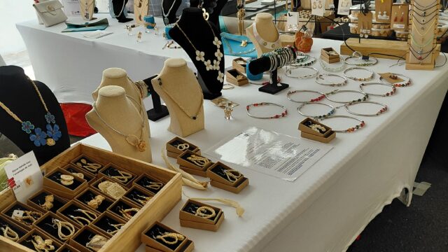 Création accessoire de mode tressage végétaux et upcycling