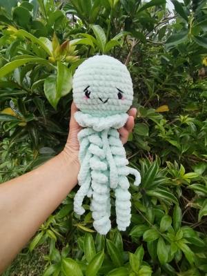 Personnages au crochet et layette au tricot, bijoux au crochet Réunion